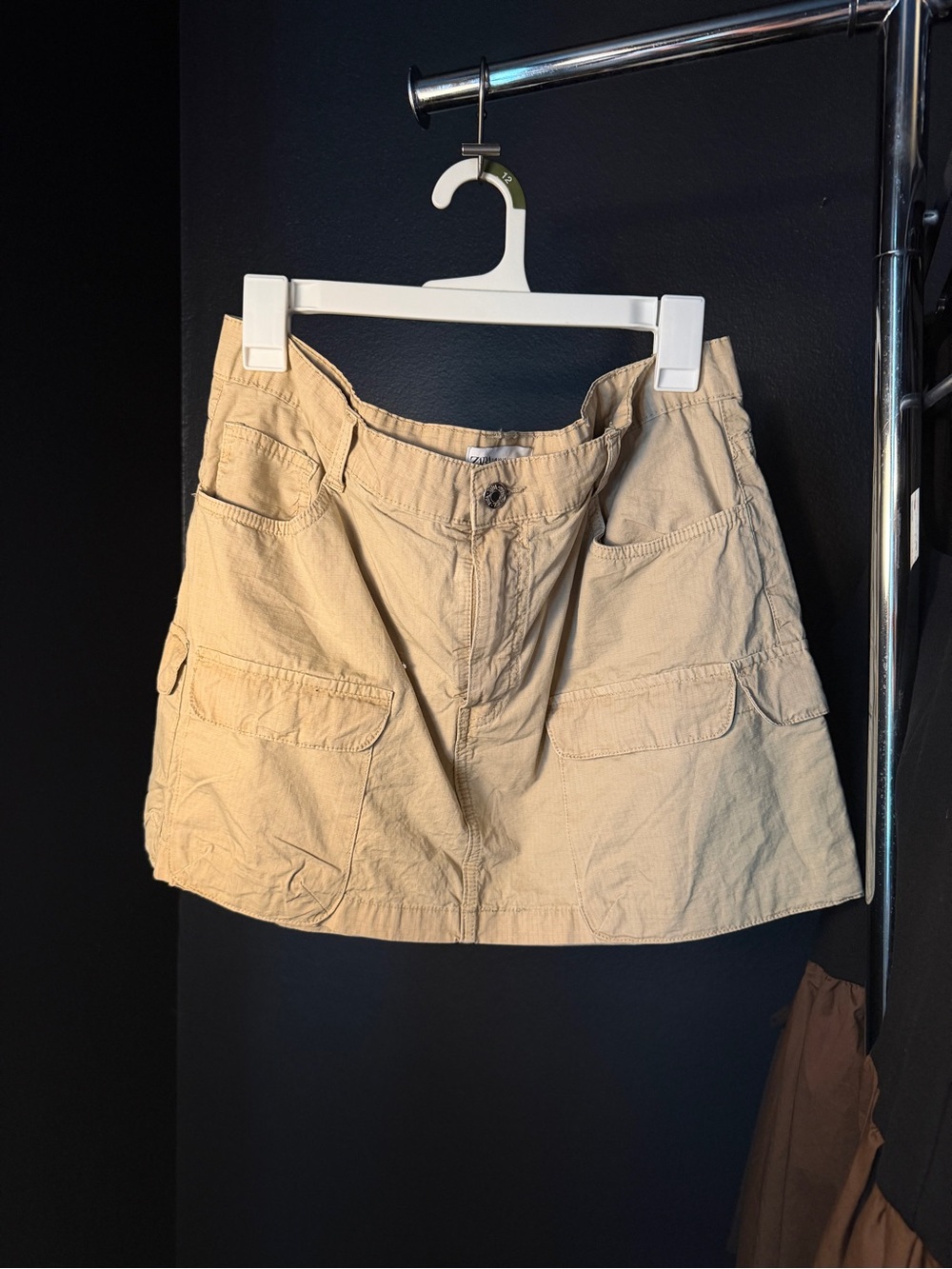 Zara Beige Mini Skirt with Cargo Pockets